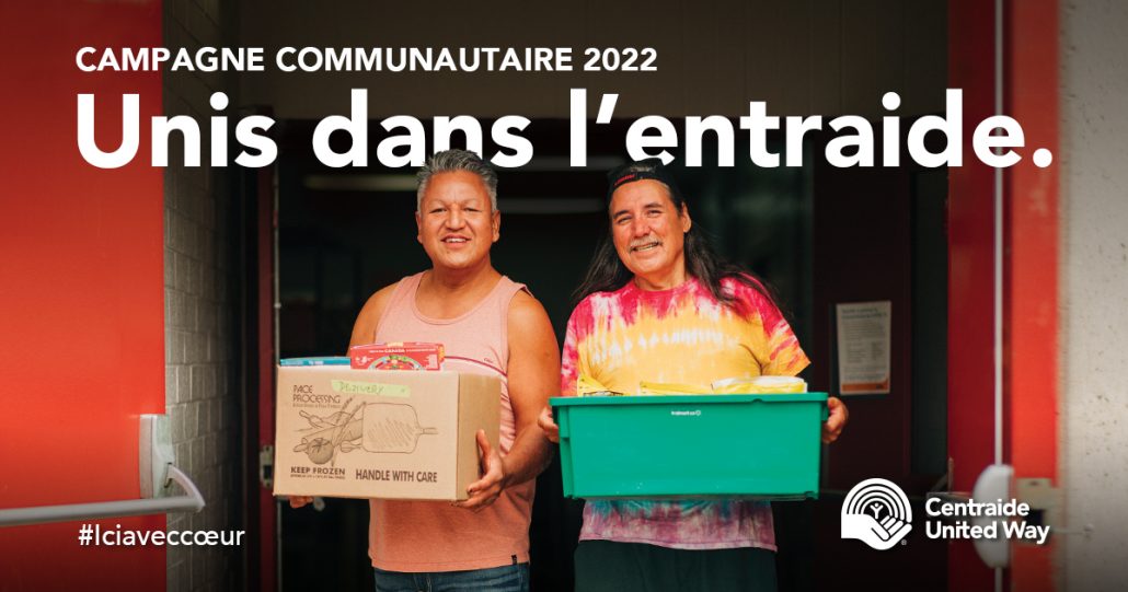 French Intranet Asset - Two people holding food boxes with words 2022 Community Campaign and United 
